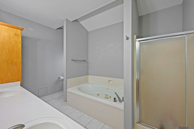 18529 Lake Camellia Ave, Baton Rouge, LA 70817