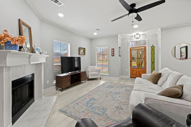 18529 Lake Camellia Ave, Baton Rouge, LA 70817