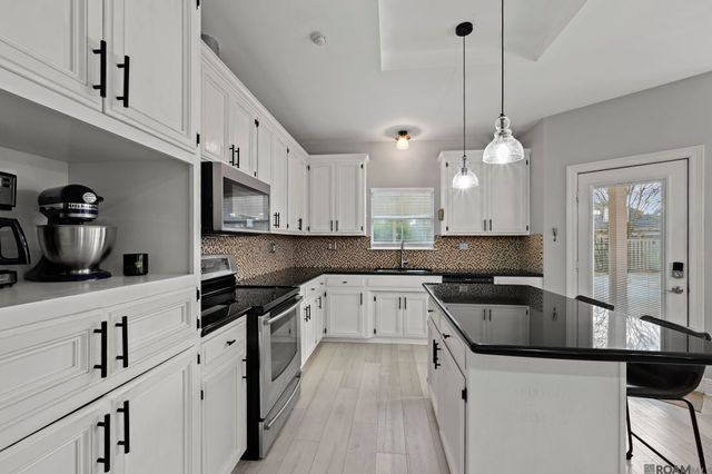 18529 Lake Camellia Ave, Baton Rouge, LA 70817