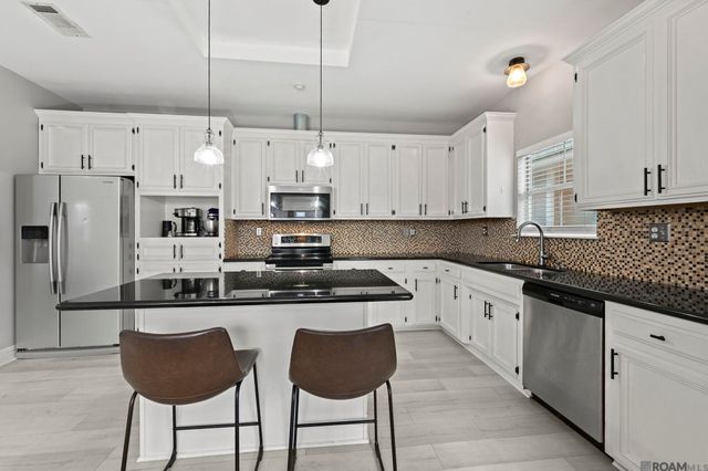 18529 Lake Camellia Ave, Baton Rouge, LA 70817