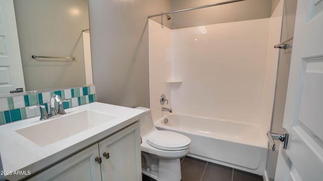 3871 E LOMA VISTA Street, Gilbert, AZ 85295