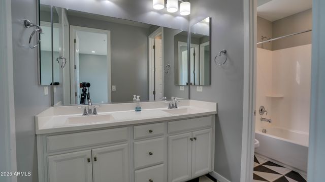 3871 E LOMA VISTA Street, Gilbert, AZ 85295