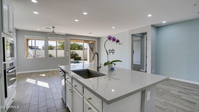 3871 E LOMA VISTA Street, Gilbert, AZ 85295