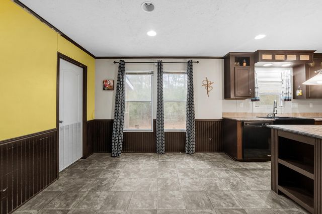 32 Oak Lake, Trinity, TX 75862