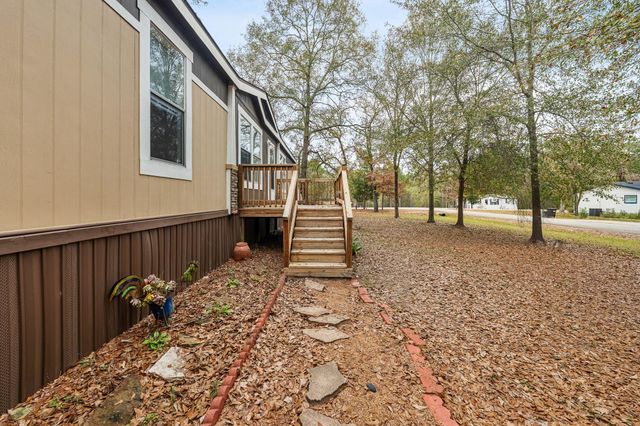 32 Oak Lake, Trinity, TX 75862