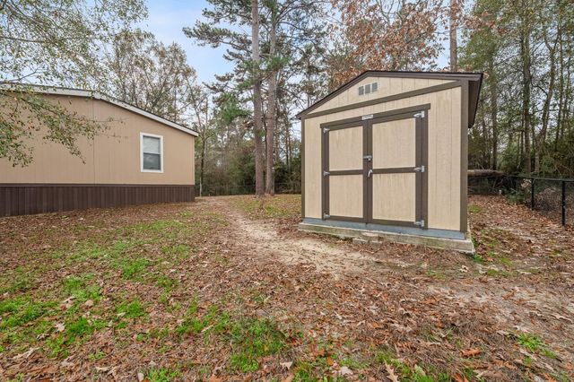 32 Oak Lake, Trinity, TX 75862