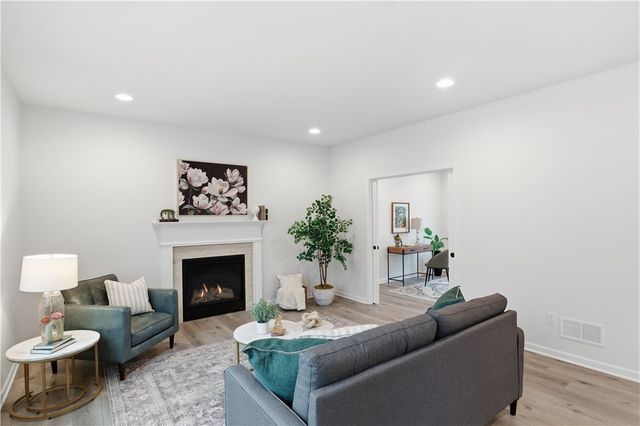 8 Nightfrost Lane, Henrietta, NY 14467