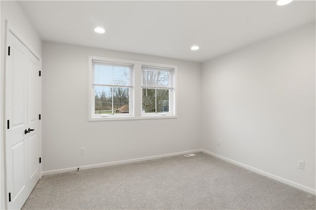 8 Nightfrost Lane, Henrietta, NY 14467