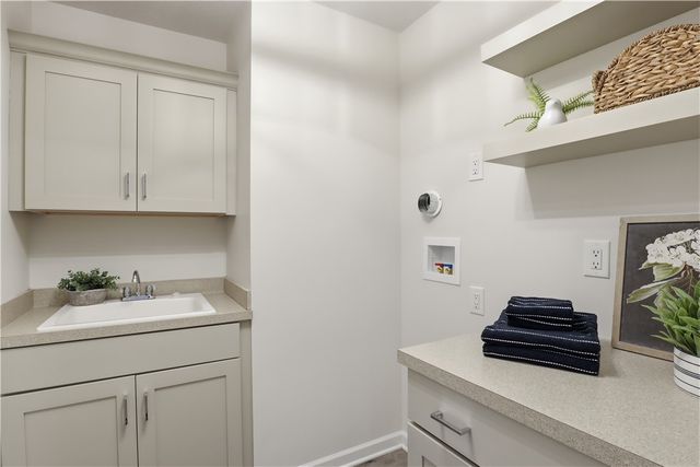 8 Nightfrost Lane, Henrietta, NY 14467