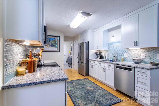 1705 Hummingbird Lane, Hendersonville, NC 28792