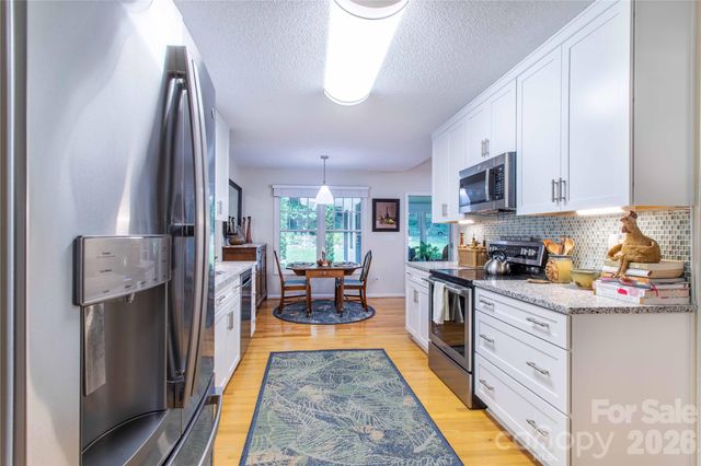 1705 Hummingbird Lane, Hendersonville, NC 28792