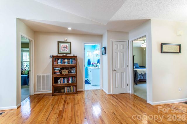 1705 Hummingbird Lane, Hendersonville, NC 28792
