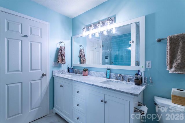 1705 Hummingbird Lane, Hendersonville, NC 28792