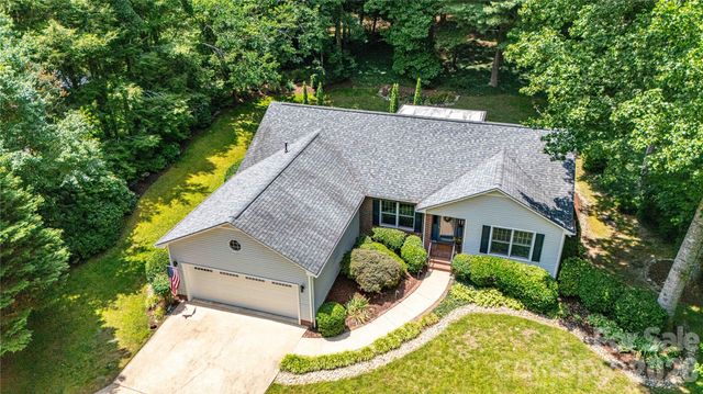 1705 Hummingbird Lane, Hendersonville, NC 28792