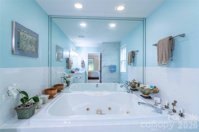 1705 Hummingbird Lane, Hendersonville, NC 28792