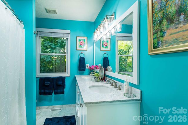 1705 Hummingbird Lane, Hendersonville, NC 28792