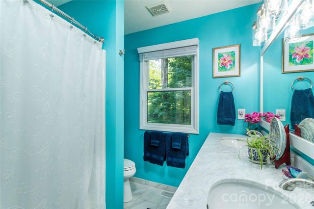 1705 Hummingbird Lane, Hendersonville, NC 28792