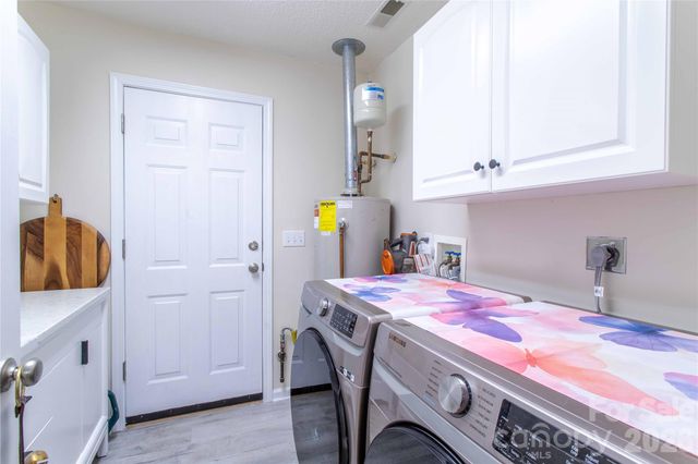 1705 Hummingbird Lane, Hendersonville, NC 28792