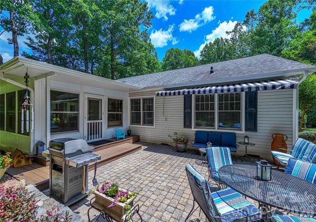1705 Hummingbird Lane, Hendersonville, NC 28792