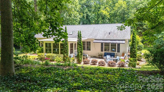 1705 Hummingbird Lane, Hendersonville, NC 28792