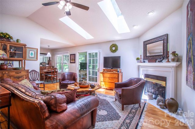 1705 Hummingbird Lane, Hendersonville, NC 28792