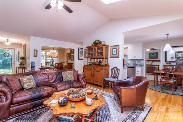 1705 Hummingbird Lane, Hendersonville, NC 28792