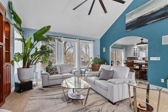 2732 INDEPENDENCE COURT, Appleton, WI 54914