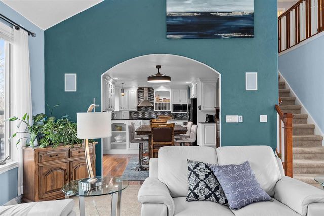 2732 INDEPENDENCE COURT, Appleton, WI 54914