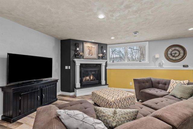 2732 INDEPENDENCE COURT, Appleton, WI 54914