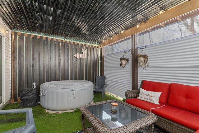 2732 INDEPENDENCE COURT, Appleton, WI 54914