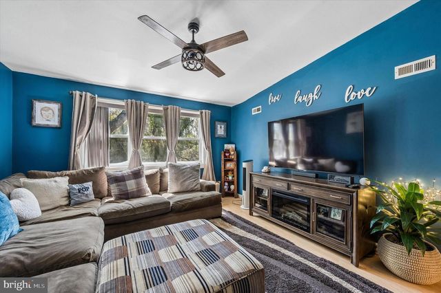1012 WINDSOR RD, Collingdale, PA 19023