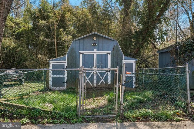 1012 WINDSOR RD, Collingdale, PA 19023