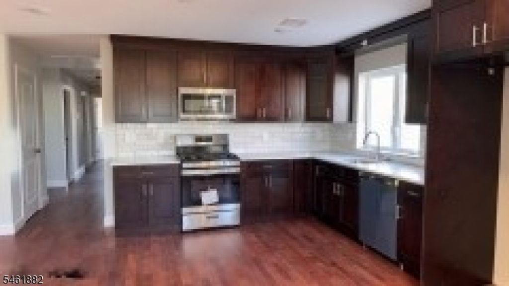 560 N 11Th St, Newark City, NJ 07107 — photo 2