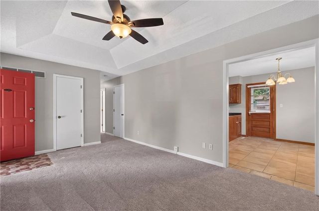 13404 Oakland Avenue, Grandview, MO 64030