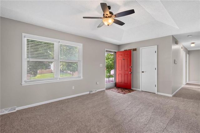 13404 Oakland Avenue, Grandview, MO 64030