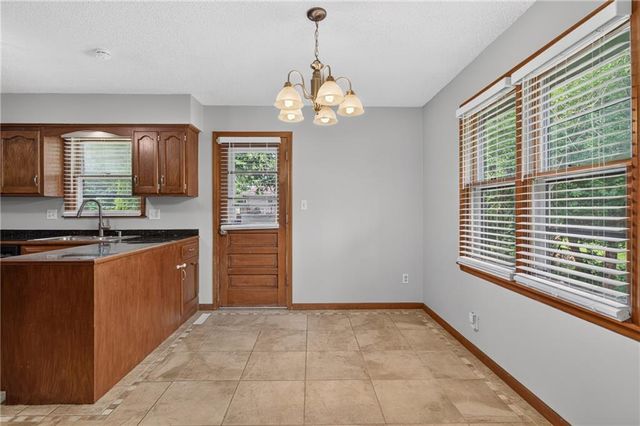 13404 Oakland Avenue, Grandview, MO 64030