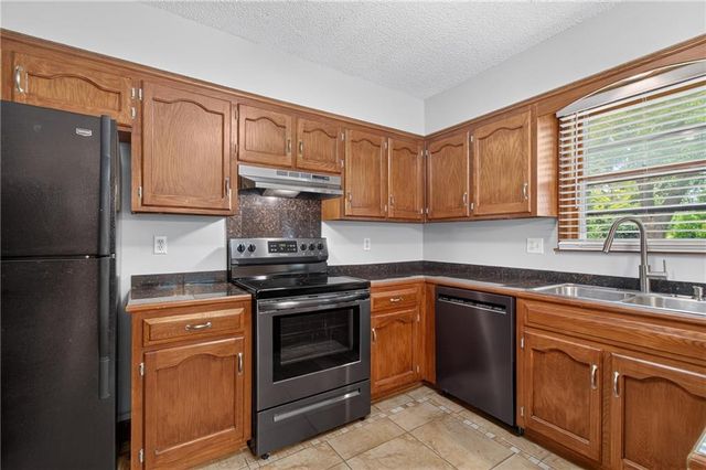 13404 Oakland Avenue, Grandview, MO 64030