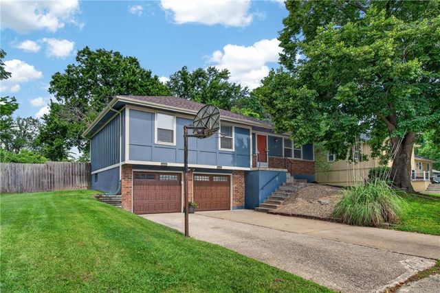 13404 Oakland Avenue, Grandview, MO 64030