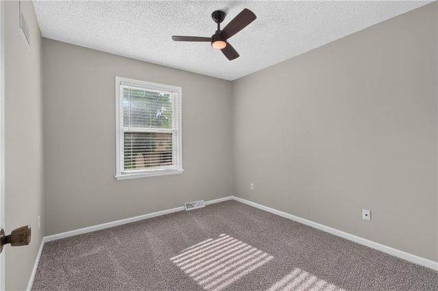 13404 Oakland Avenue, Grandview, MO 64030