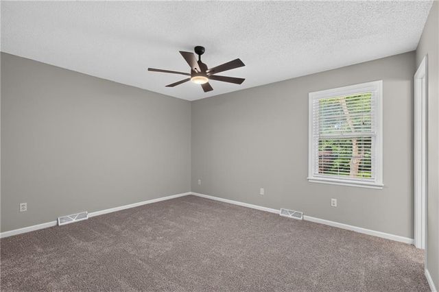 13404 Oakland Avenue, Grandview, MO 64030