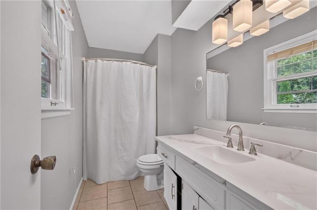13404 Oakland Avenue, Grandview, MO 64030