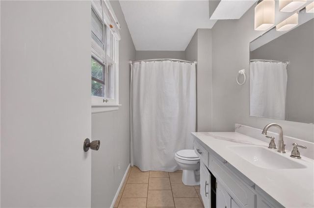 13404 Oakland Avenue, Grandview, MO 64030