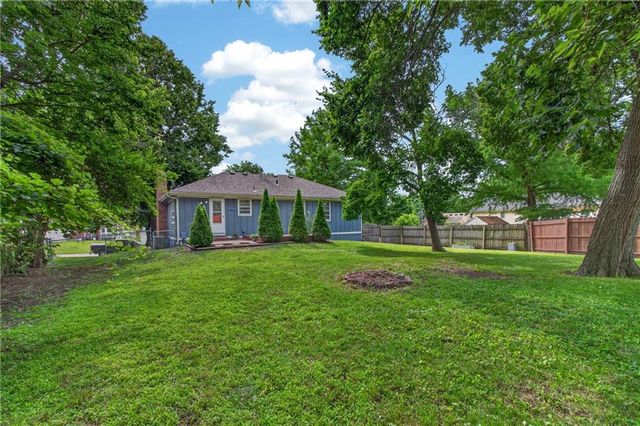13404 Oakland Avenue, Grandview, MO 64030