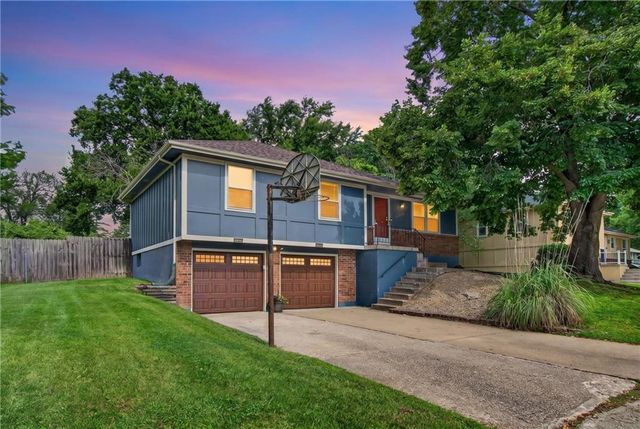 13404 Oakland Avenue, Grandview, MO 64030