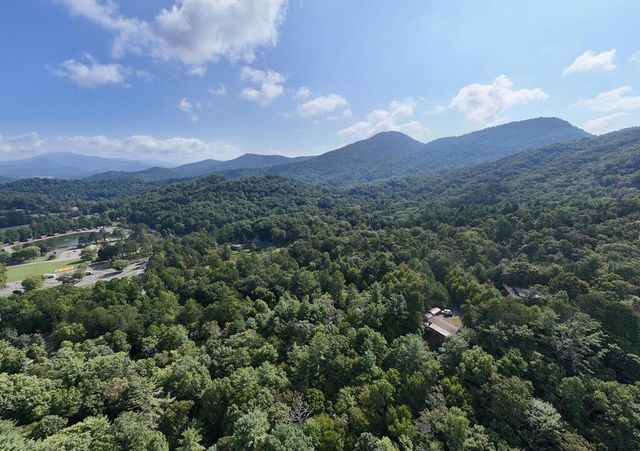 754 Ruby Lake Drive, Hiawassee, GA 30546