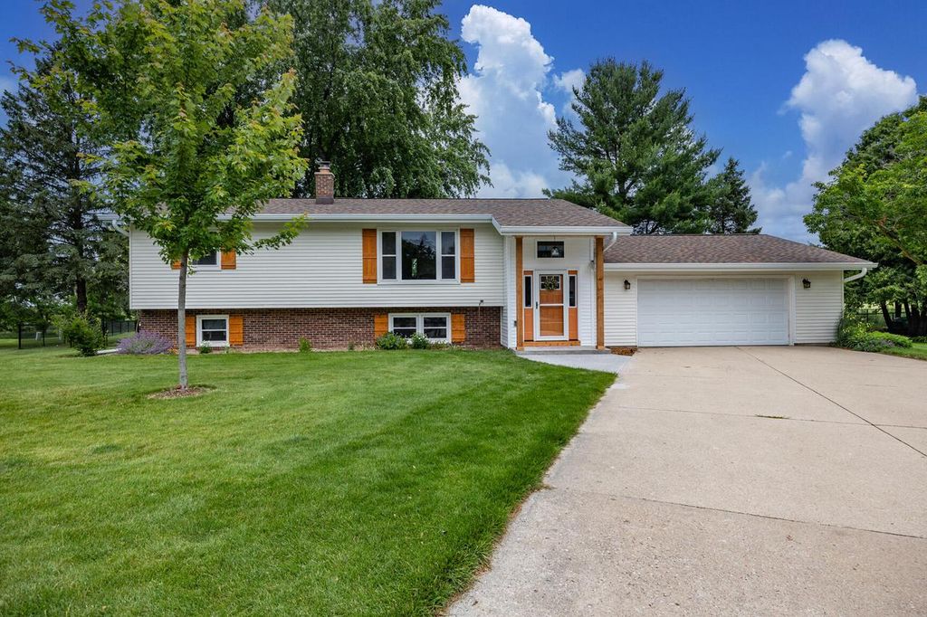 918 Sunset LANE, Horicon, WI 53032