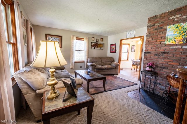 14027 Mayfield Road, Huntsburg, OH 44046