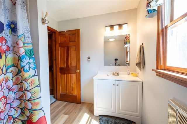 14027 Mayfield Road, Huntsburg, OH 44046