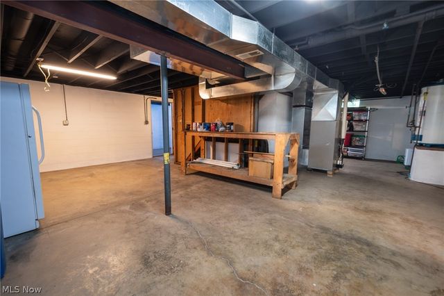 14027 Mayfield Road, Huntsburg, OH 44046