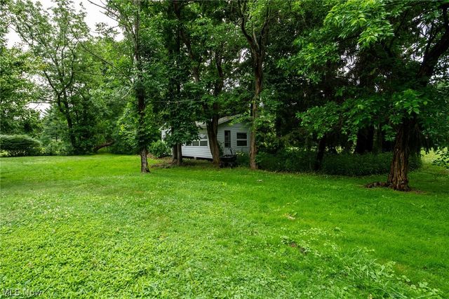 14027 Mayfield Road, Huntsburg, OH 44046